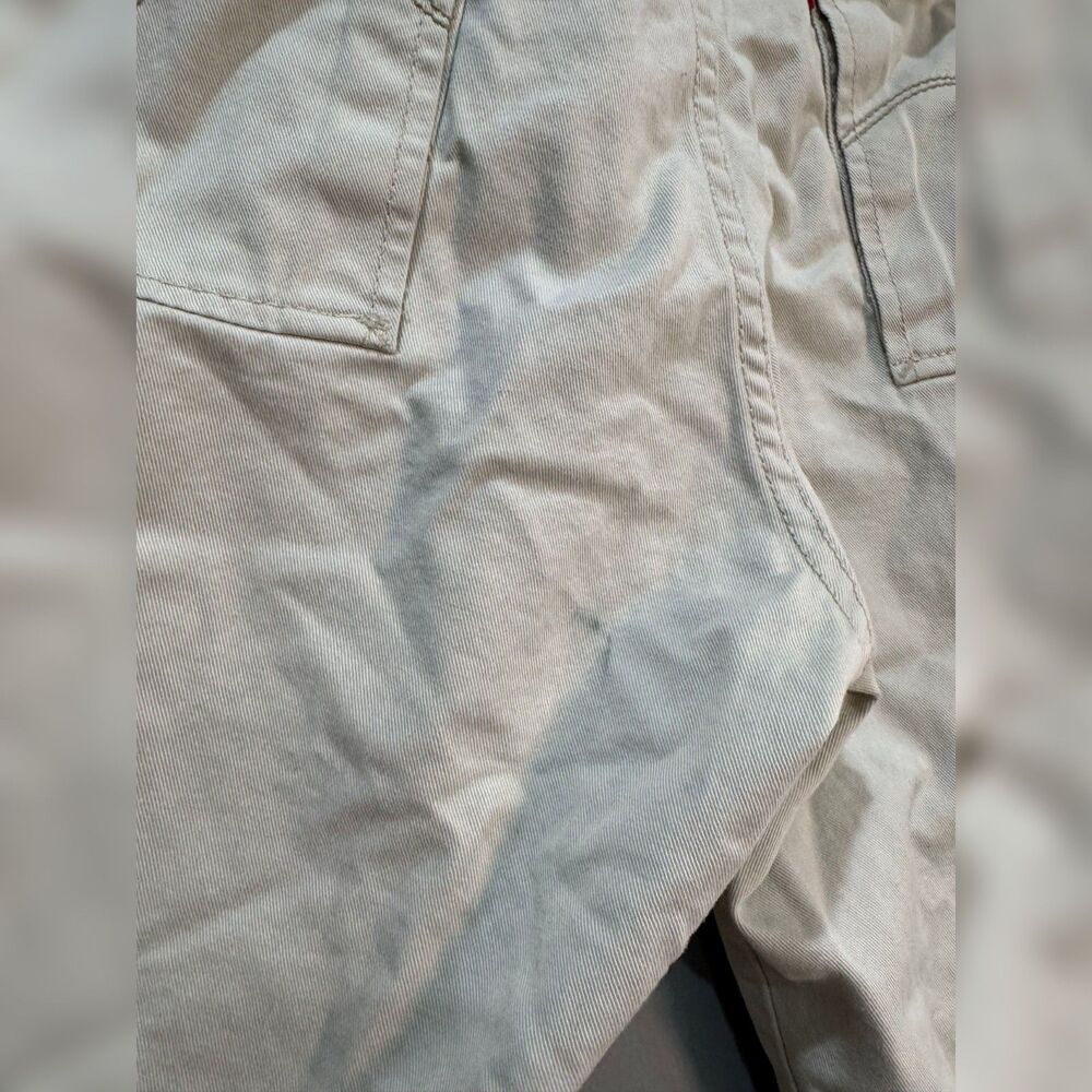 Men's Cream Levi's Cotton Cargo Shorts Size 33 VGUC - Picture 7 of 9